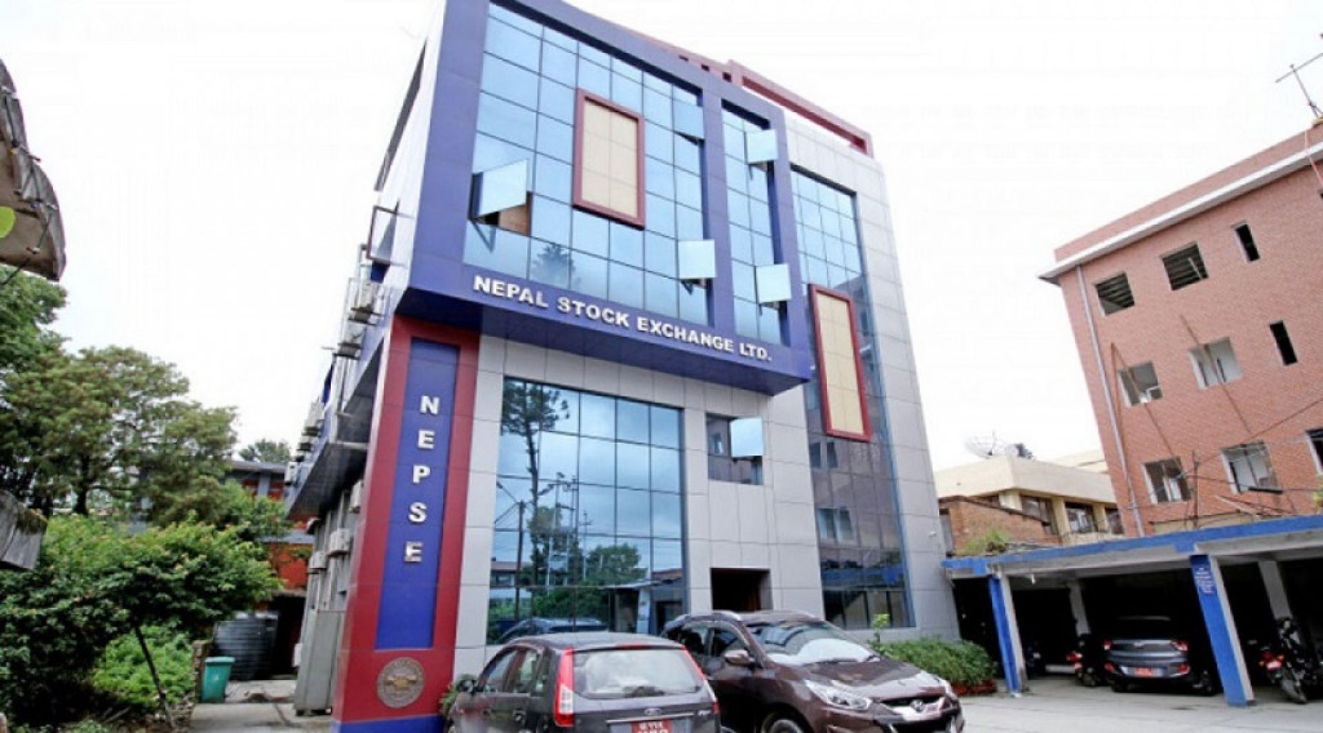 डेटा सुरक्षा निर्देशन उल्लंघन आशंकामा ८ ब्रोकर कम्पनीमाथि अनुसन्धान
